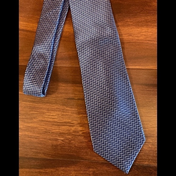 🍁SALE🍁PAUL FREDRICK Blue 100% Silk Geometric Pattern Necktie - Picture 6 of 9